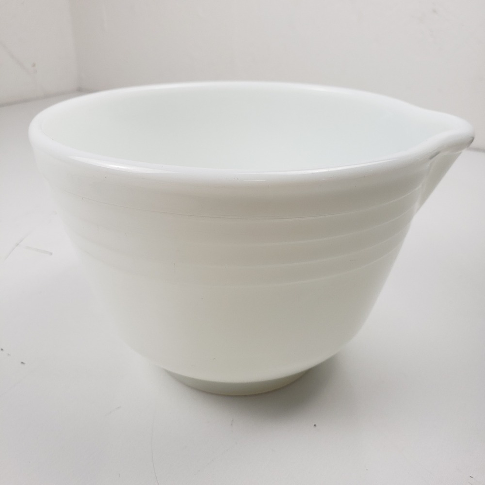 Hamilton Beach Model G Small‎ Milk Glass Mixing Bowl White Ribbed With Spout